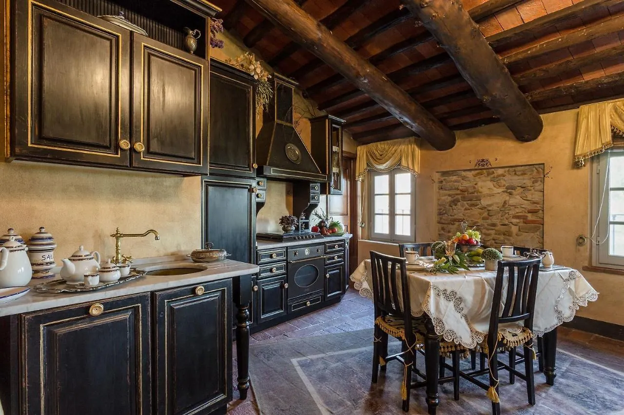 La Dimora Dei Conti, Indulge In A Country Farmhouse Apartment With Jacuzzi Facing The Town! Capannori Villa