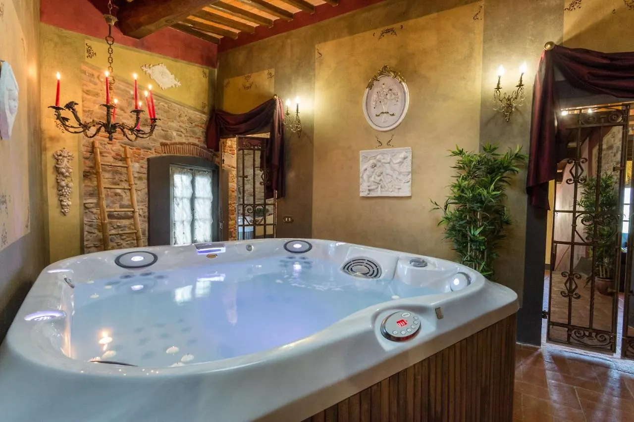 La Dimora Dei Conti, Indulge In A Country Farmhouse Apartment With Jacuzzi Facing The Town! Capannori