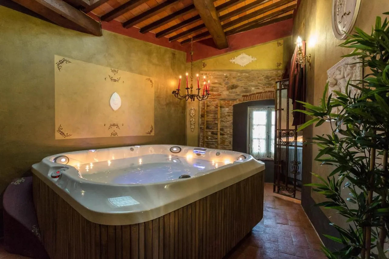 La Dimora Dei Conti, Indulge In A Country Farmhouse Apartment With Jacuzzi Facing The Town! Capannori Villa