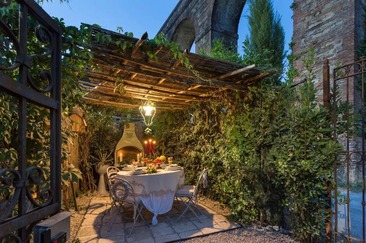 Villa La Dimora Dei Conti, Indulge In A Country Farmhouse Apartment With Jacuzzi Facing The Town! Capannori