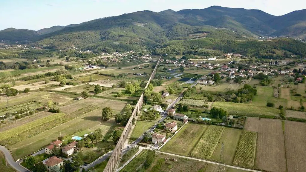Villa La Dimora Dei Conti, Indulge In A Country Farmhouse Apartment With Jacuzzi Facing The Town! Capannori Italy