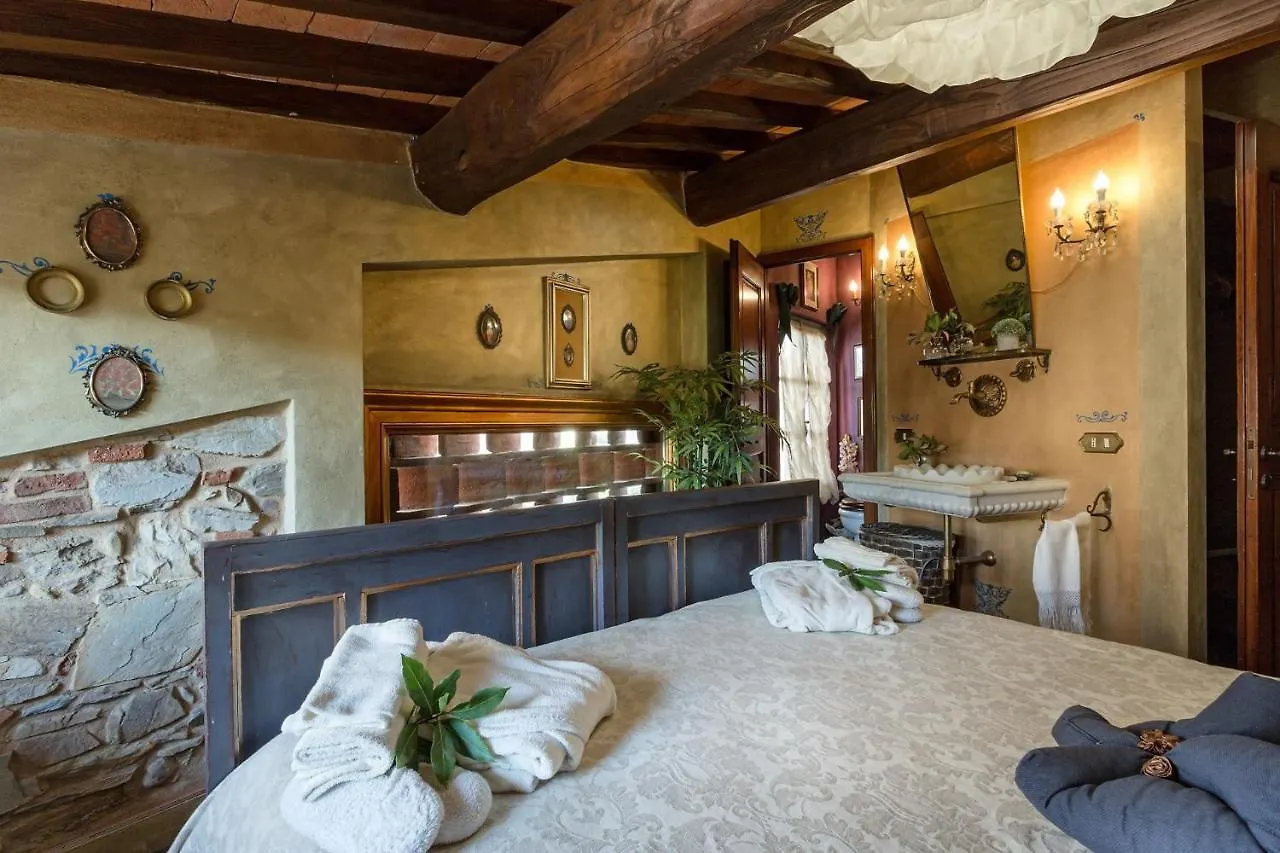 La Dimora Dei Conti, Indulge In A Country Farmhouse Apartment With Jacuzzi Facing The Town! Capannori 0*,