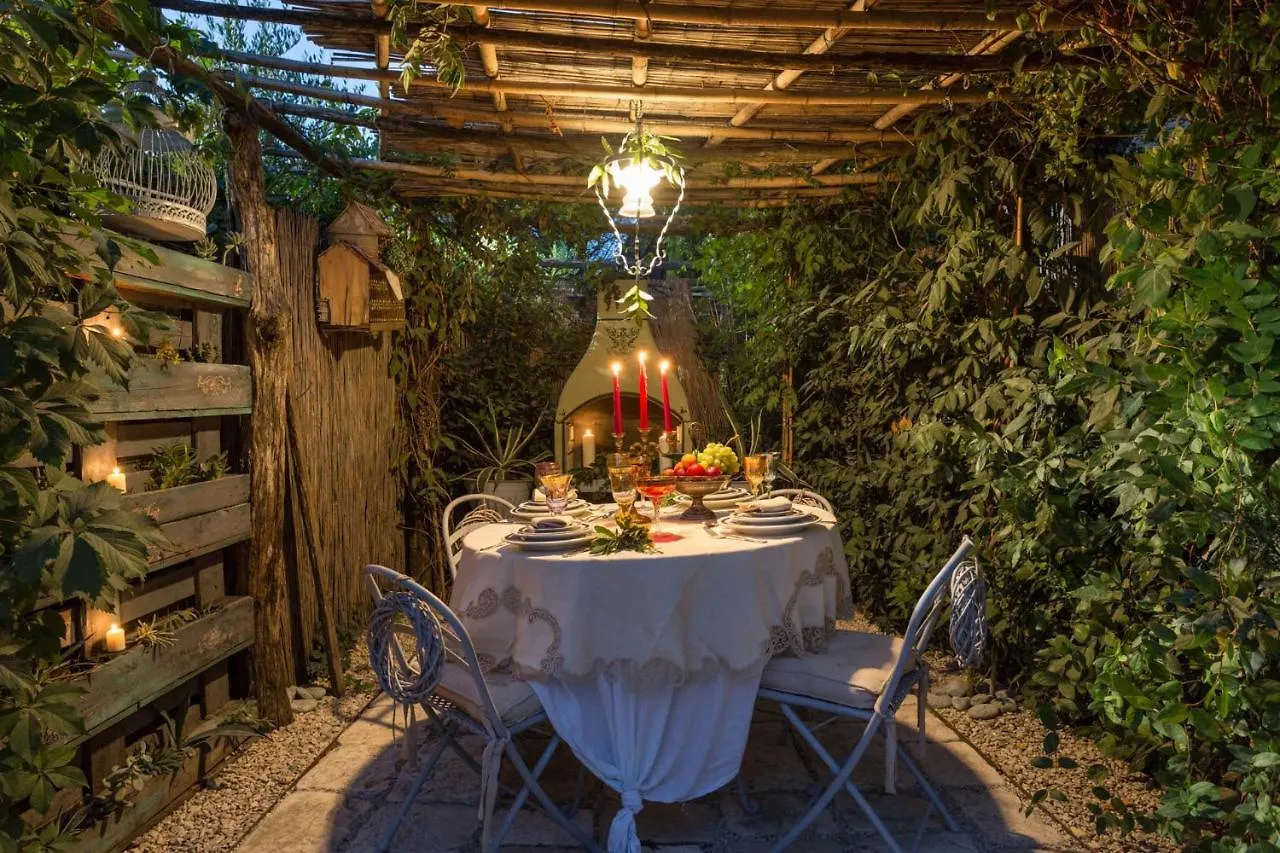 Villa La Dimora Dei Conti, Indulge In A Country Farmhouse Apartment With Jacuzzi Facing The Town! Capannori