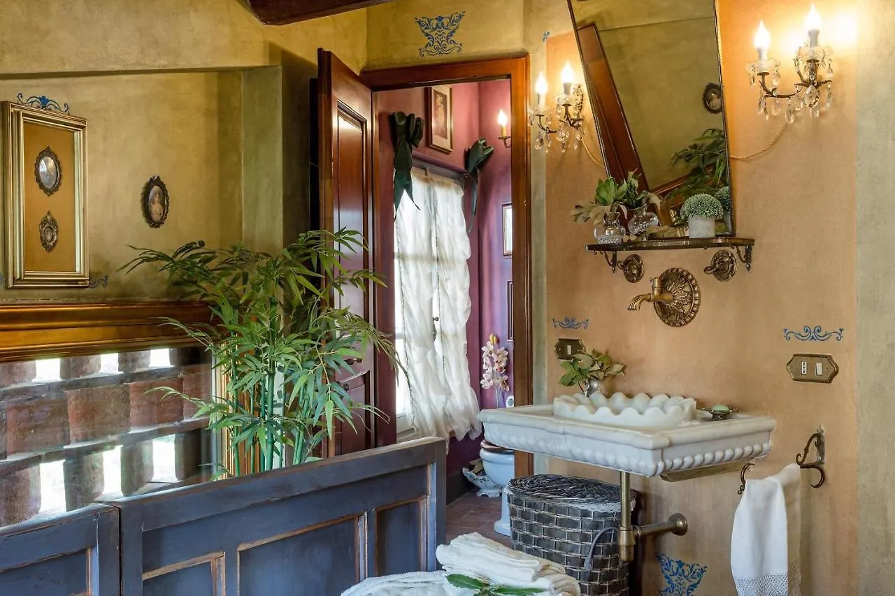 Villa La Dimora Dei Conti, Indulge In A Country Farmhouse Apartment With Jacuzzi Facing The Town! Capannori Italien